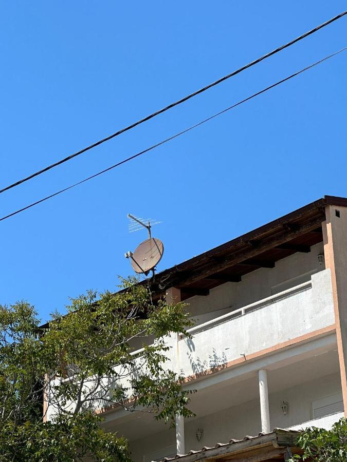 Apartmani Karlobag Exterior photo