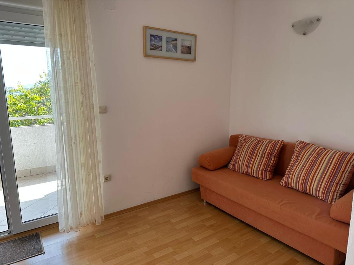 Apartmani Karlobag Exterior photo