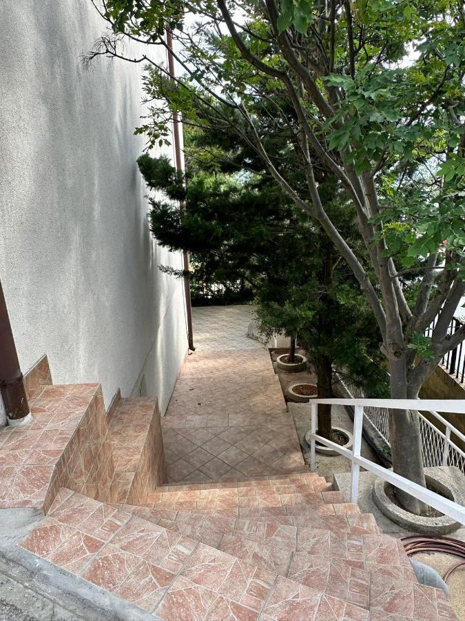 Apartmani Karlobag Exterior photo